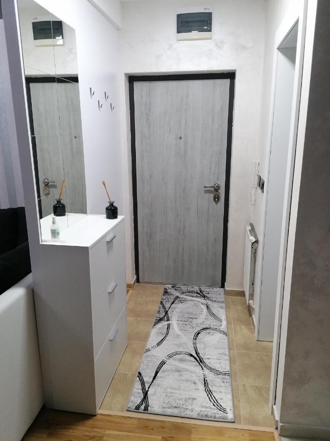 Nenadovic Apartman Obrenovac  Экстерьер фото