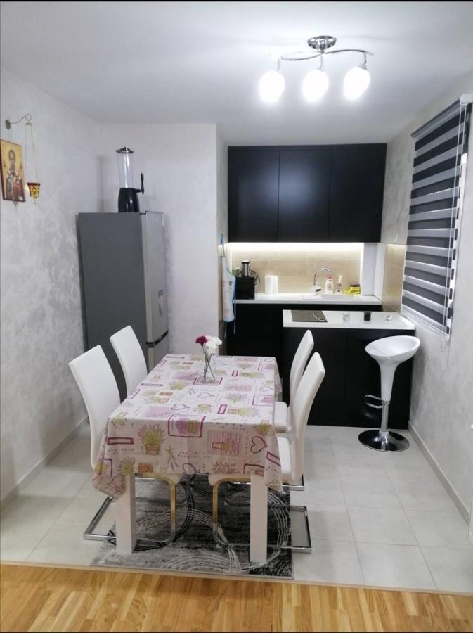 Nenadovic Apartman Obrenovac  Экстерьер фото