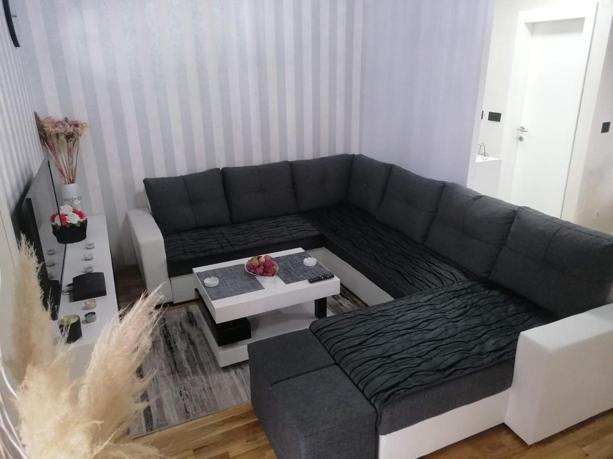 Nenadovic Apartman Obrenovac  Экстерьер фото